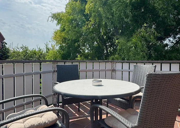 Smutje Mit Balkon * Бензерзиль